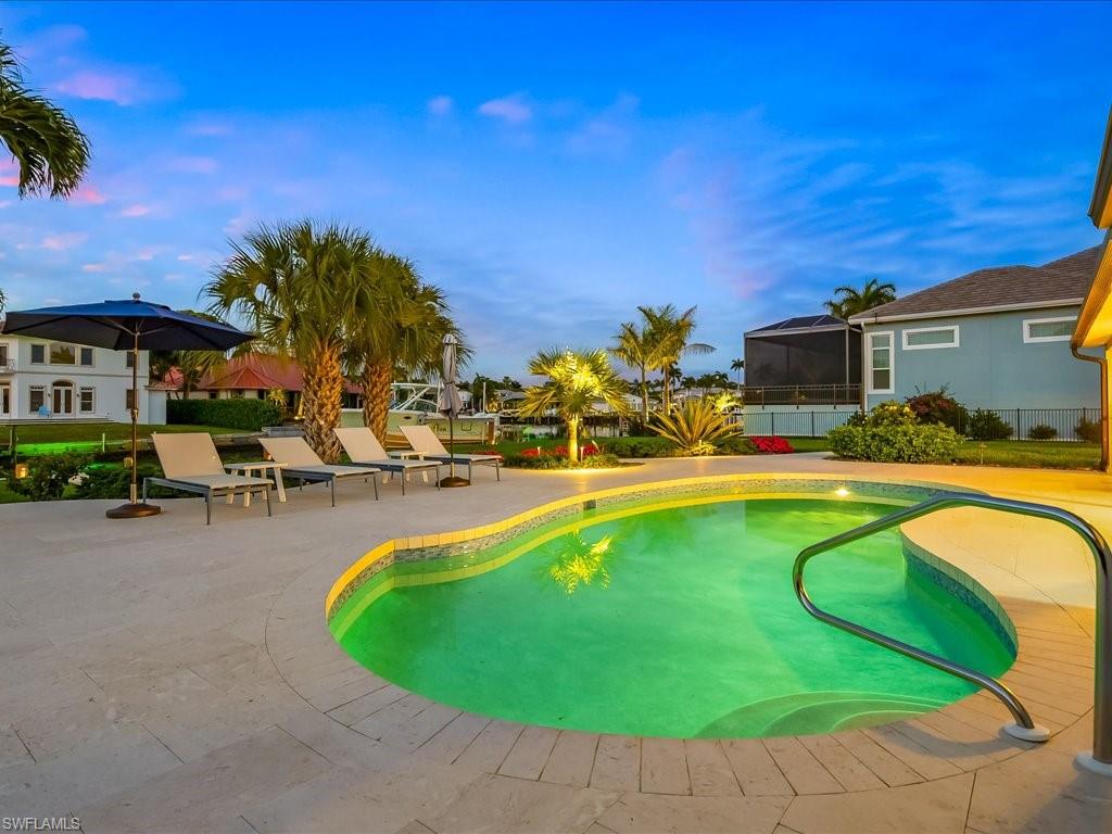 MOORINGS - Residential