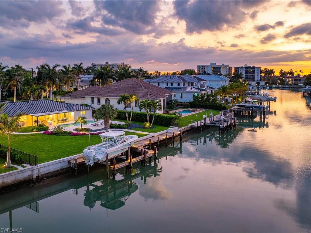 MOORINGS - Residential