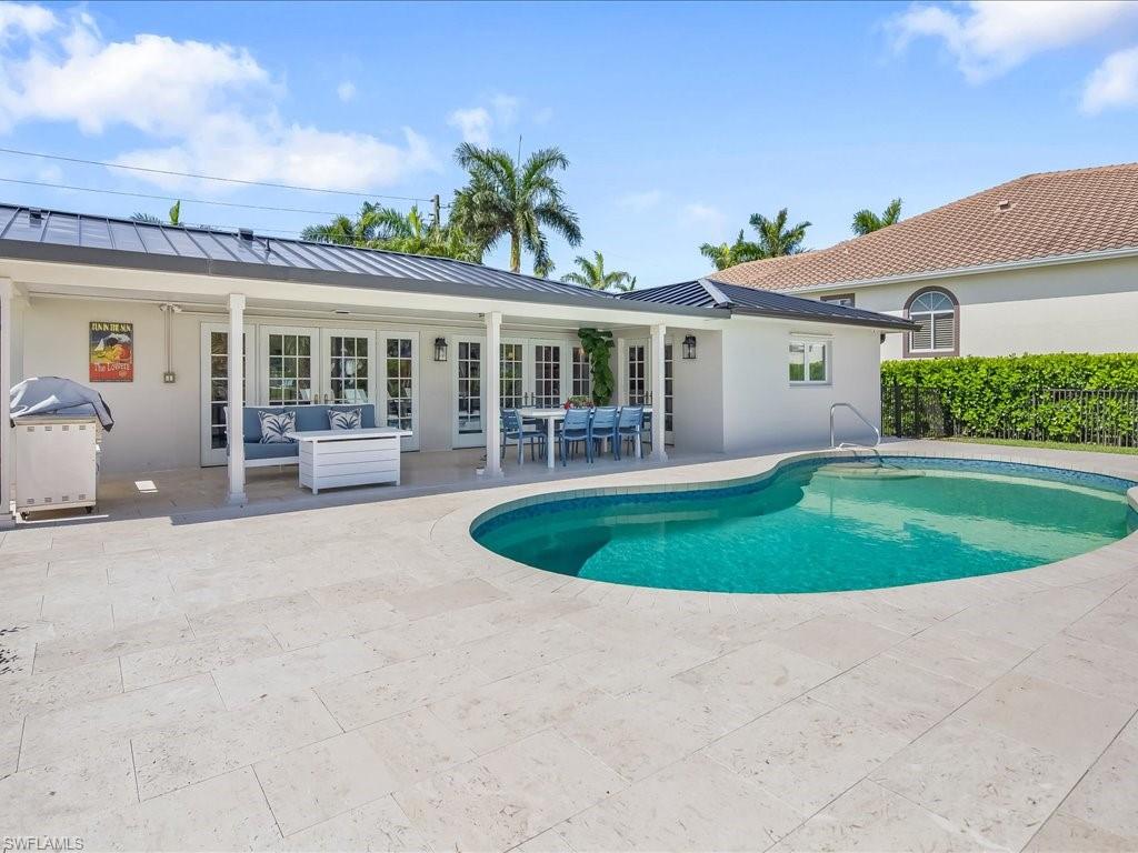 MOORINGS - Residential