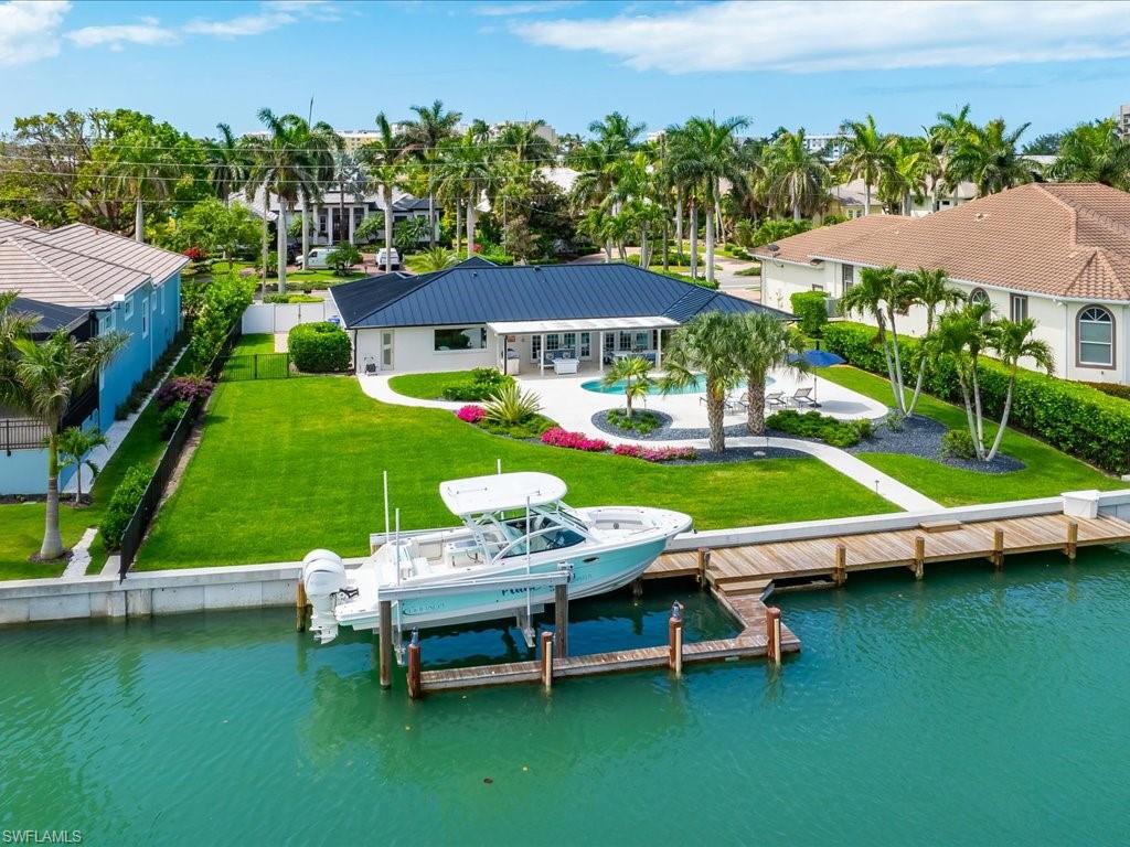 MOORINGS - Residential