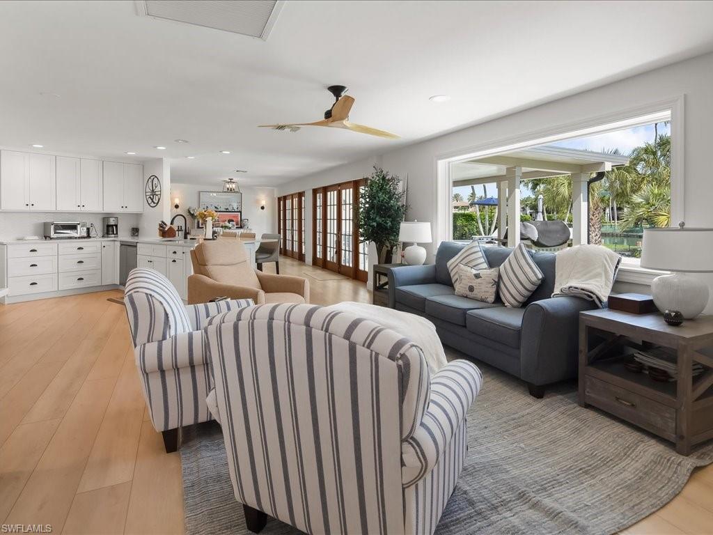 MOORINGS - Residential