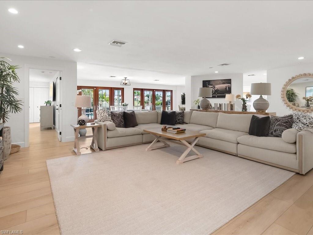 MOORINGS - Residential