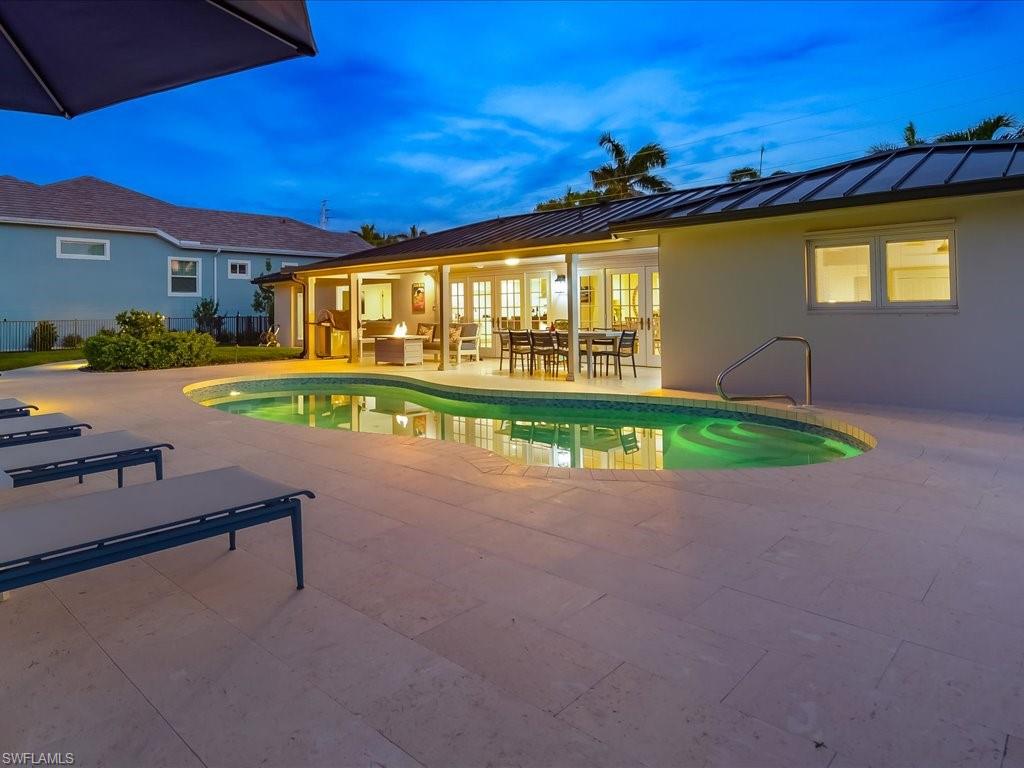 MOORINGS - Residential