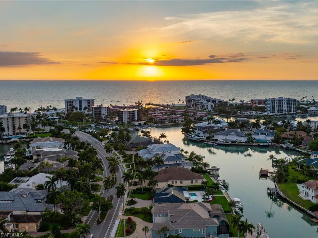 MOORINGS - Residential