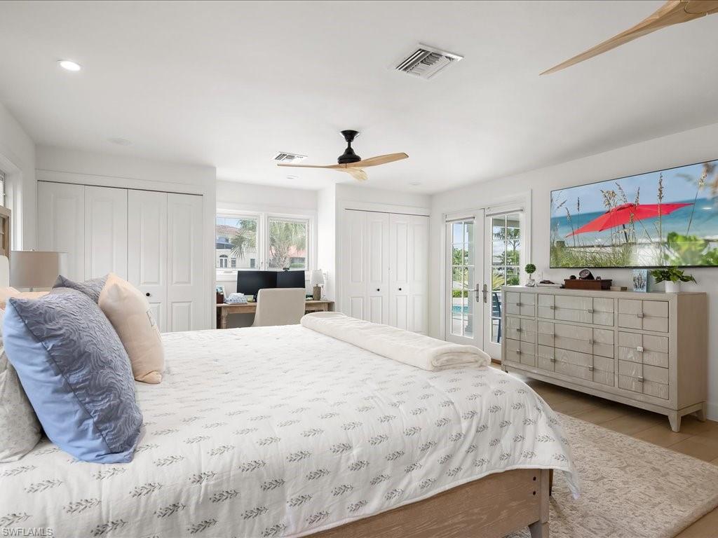 MOORINGS - Residential