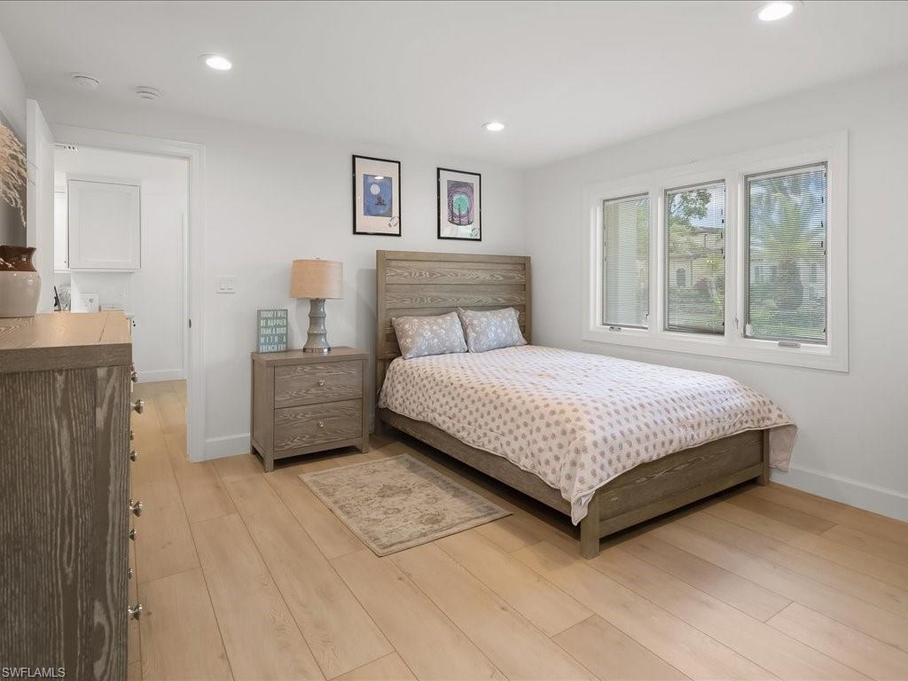 MOORINGS - Residential