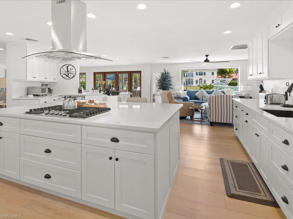 MOORINGS - Residential