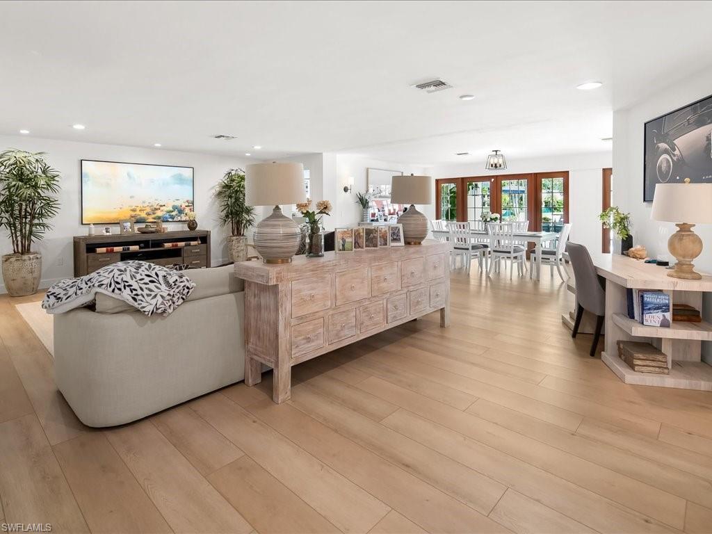 MOORINGS - Residential