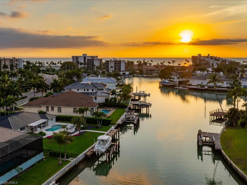 MOORINGS - Residential