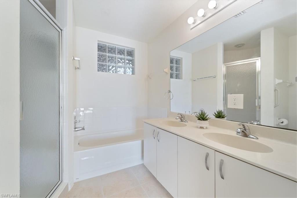 HUNTINGTON LAKES - Residential