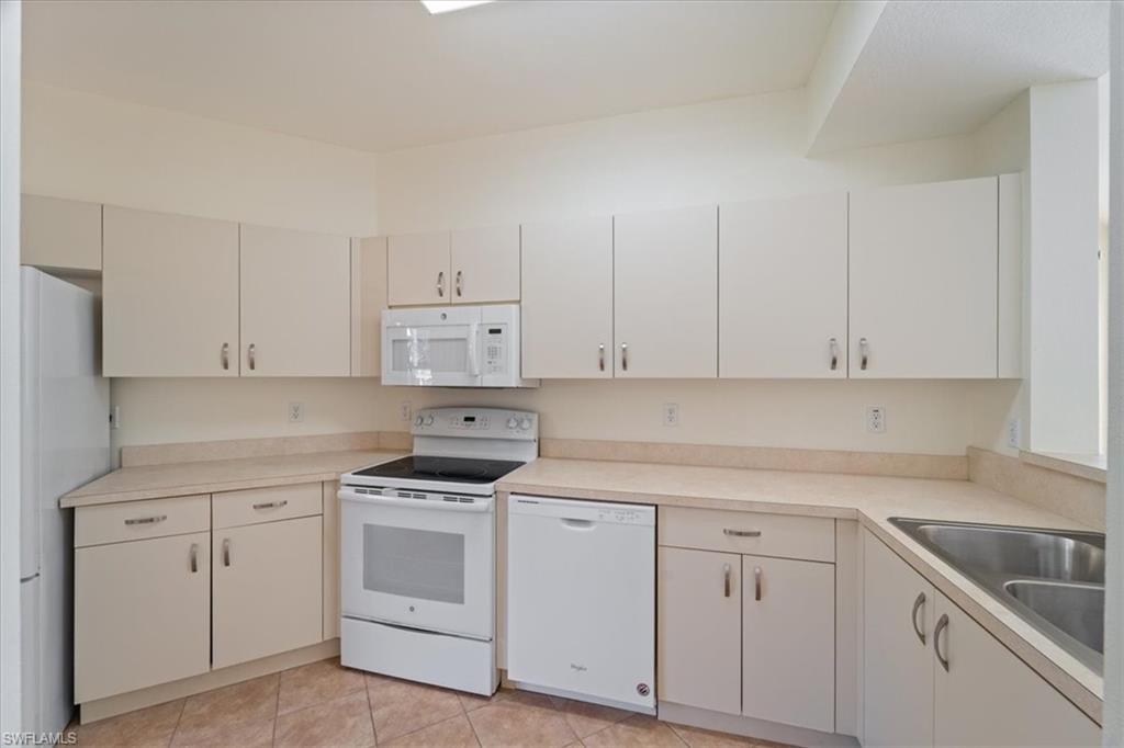 HUNTINGTON LAKES - Residential