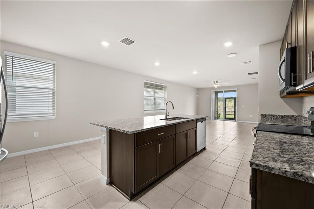 CRESCENT LAKES - Residential