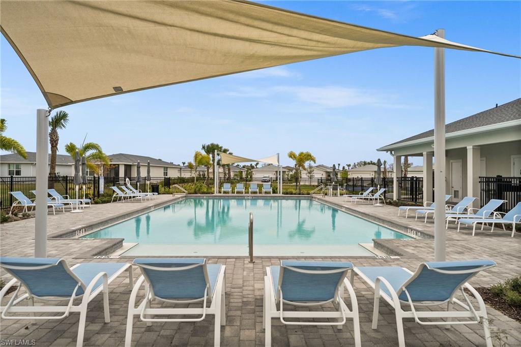 CRESCENT LAKES - Residential