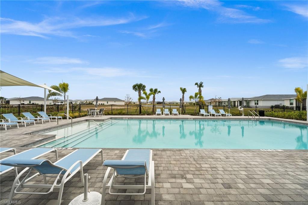 CRESCENT LAKES - Residential