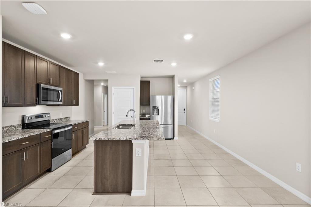 CRESCENT LAKES - Residential