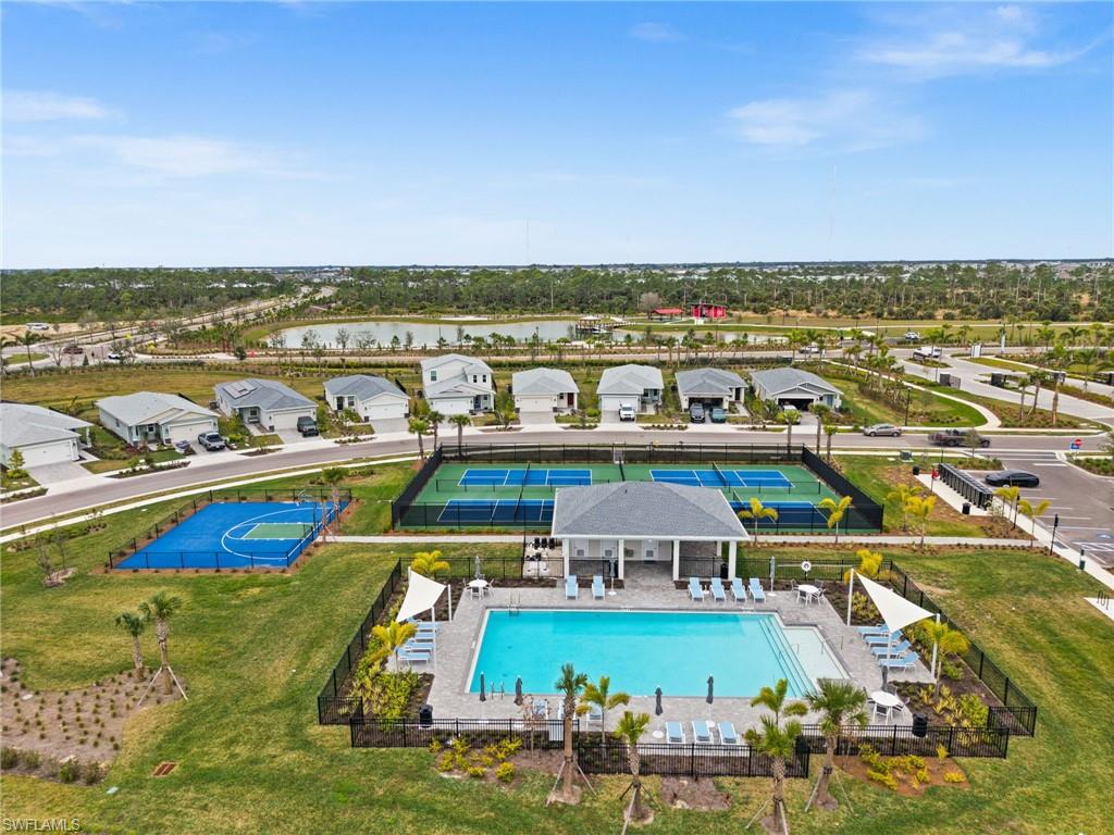 CRESCENT LAKES - Residential
