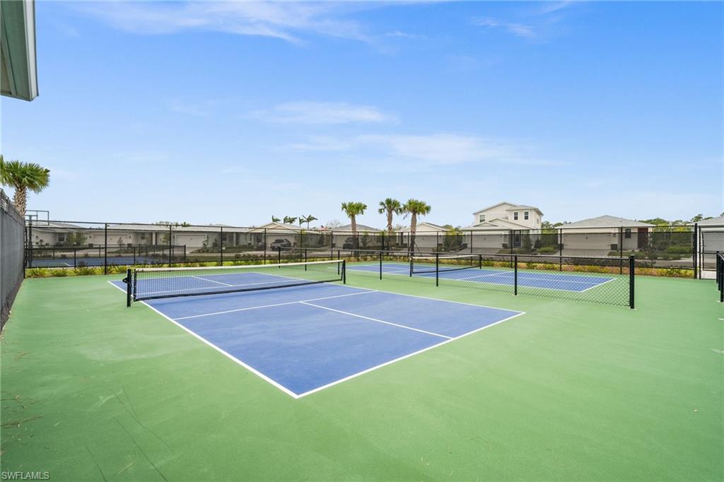 CRESCENT LAKES - Residential