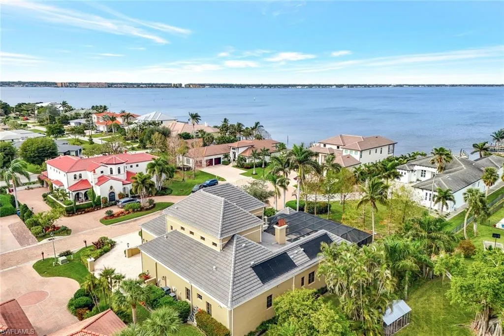 Fort Myers, Florida 33919, United States, 5 Bedrooms Bedrooms, ,5 BathroomsBathrooms,Residential,Active,10913