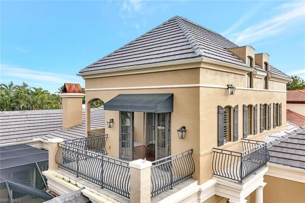 Fort Myers, Florida 33919, United States, 5 Bedrooms Bedrooms, ,5 BathroomsBathrooms,Residential,Active,10913