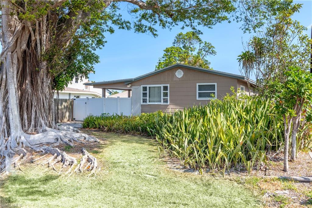 NAPLES PARK - Residential Lease