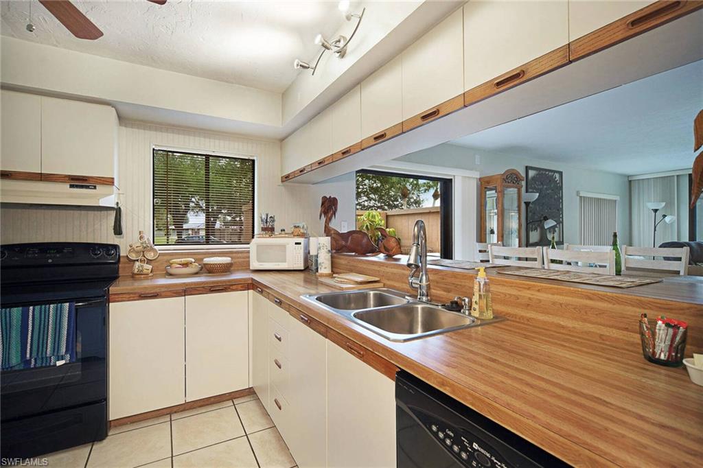 LAKESIDE AT LOCHMOOR CONDO - Residential