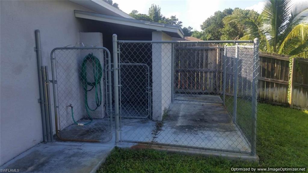 SAN CARLOS PARK - Residential