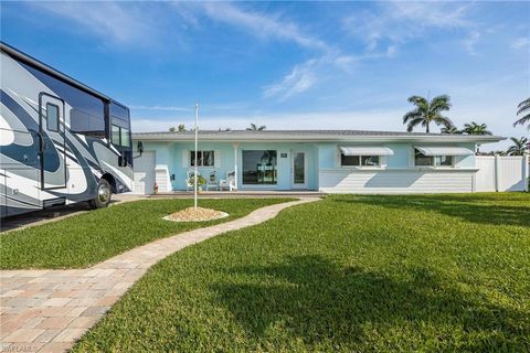 Ranch in CAPE CORAL FL 1021 Dolphin DR.jpg