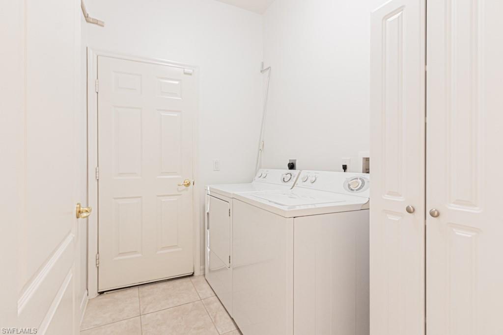 COLONIAL LINKS - Residential