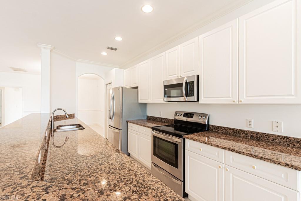 COLONIAL LINKS - Residential