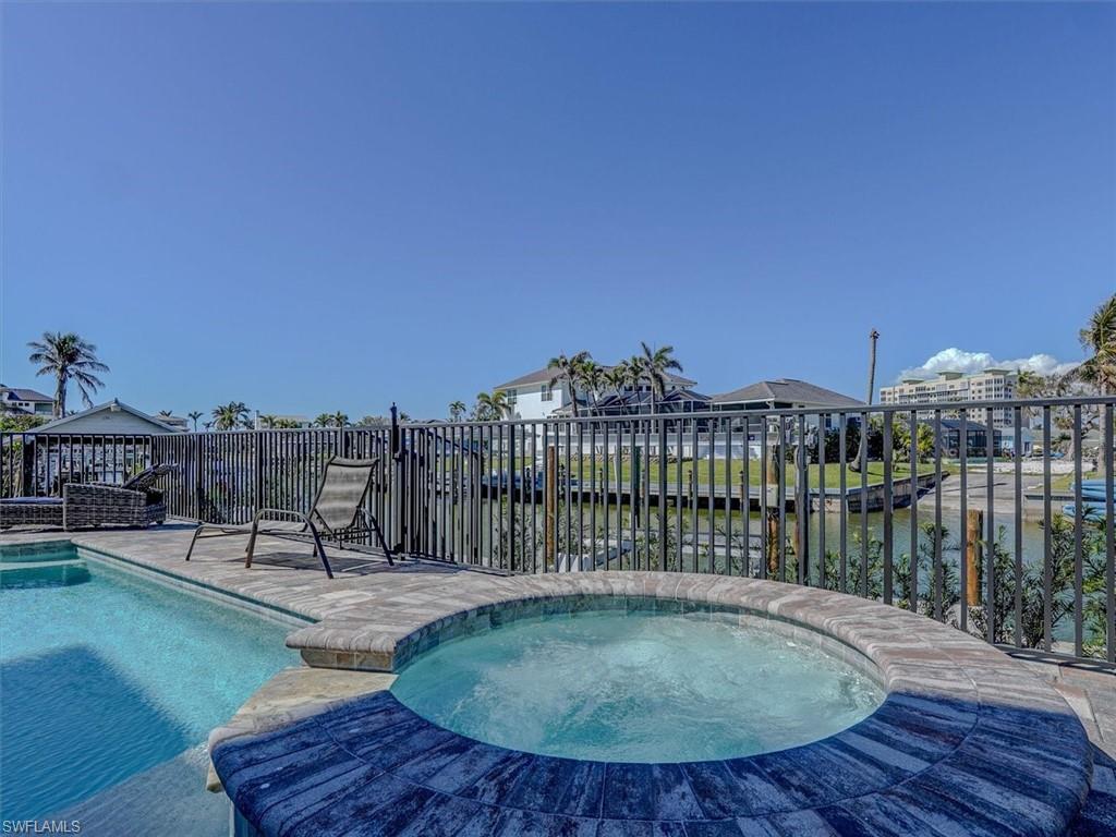 LAGUNA SHORES - Residential