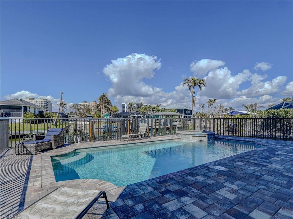 LAGUNA SHORES - Residential