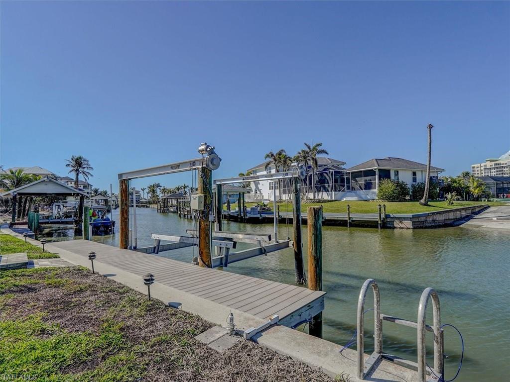 LAGUNA SHORES - Residential