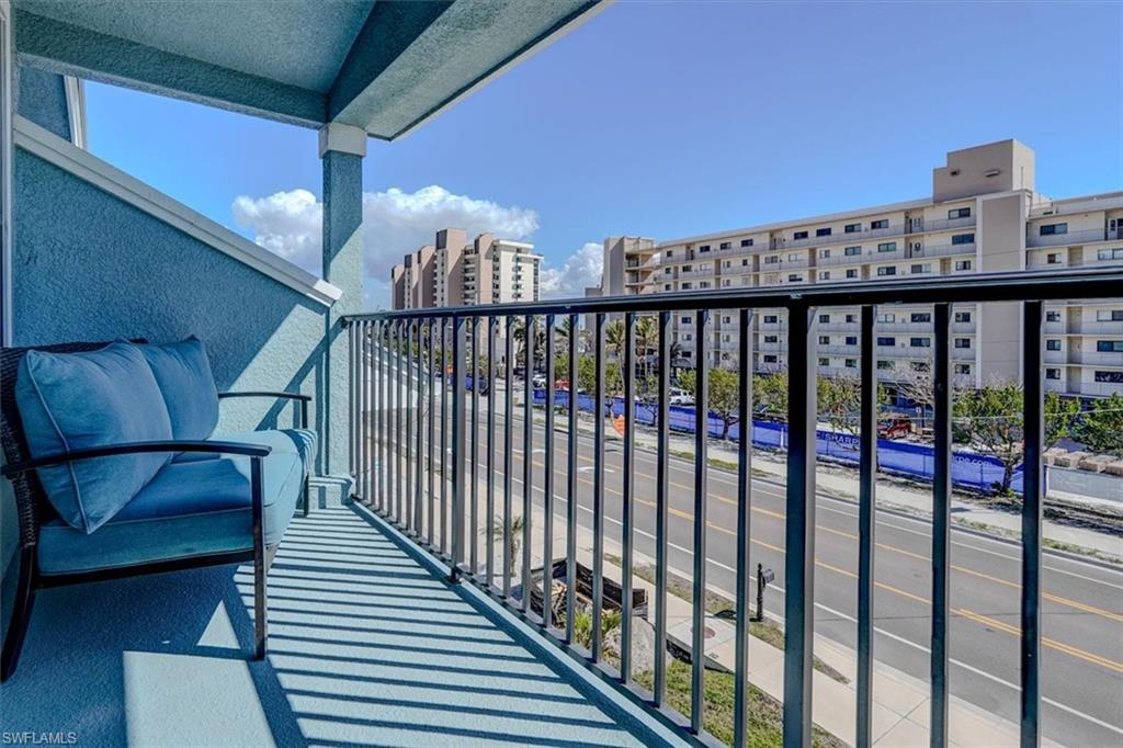 LAGUNA SHORES - Residential