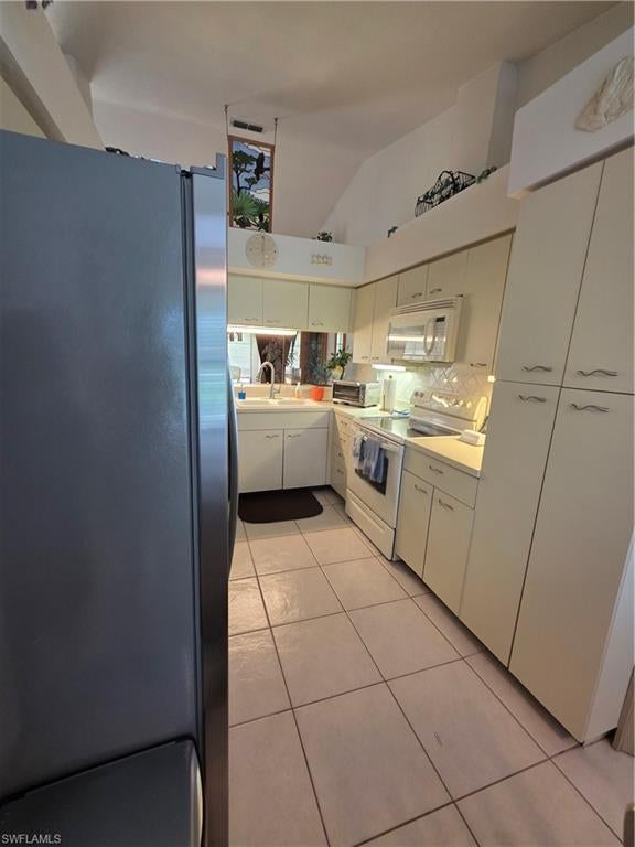 10931 Helm CT
