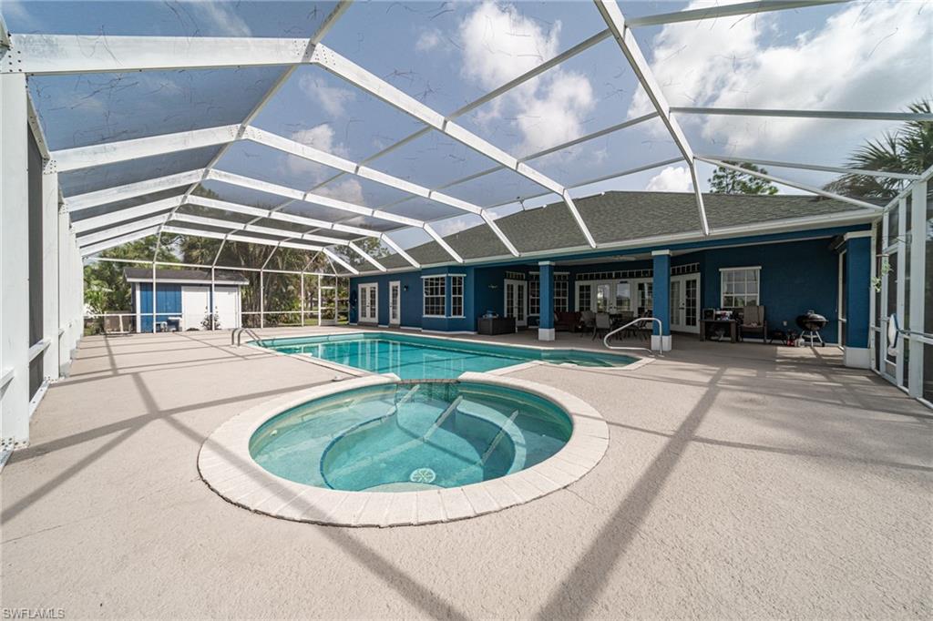 MEADOWBROOK ESTATE - Residential