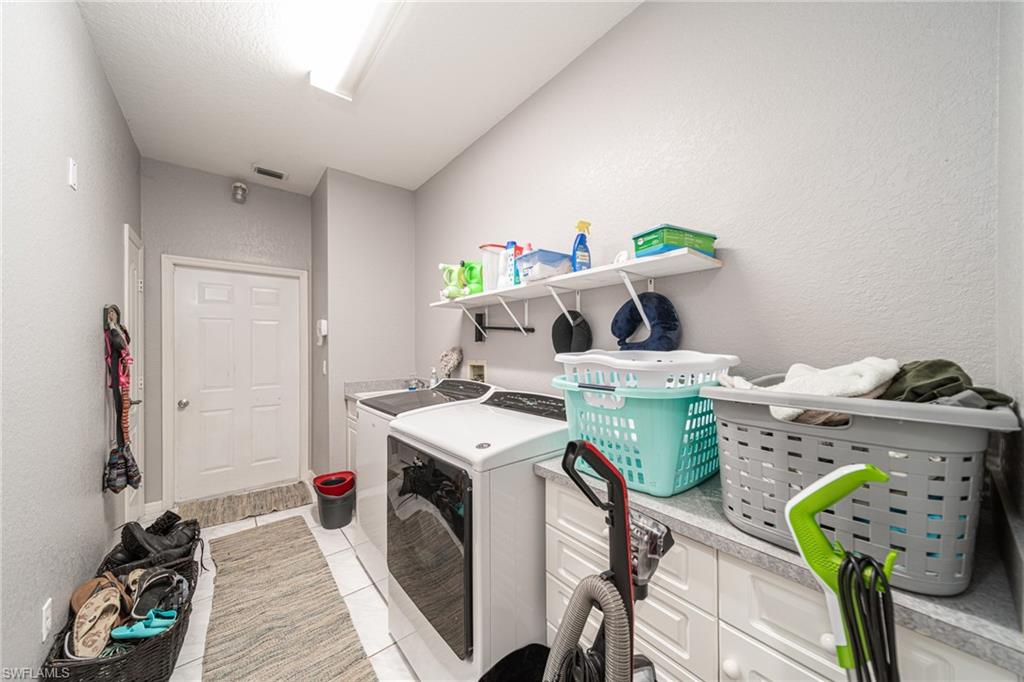 MEADOWBROOK ESTATE - Residential