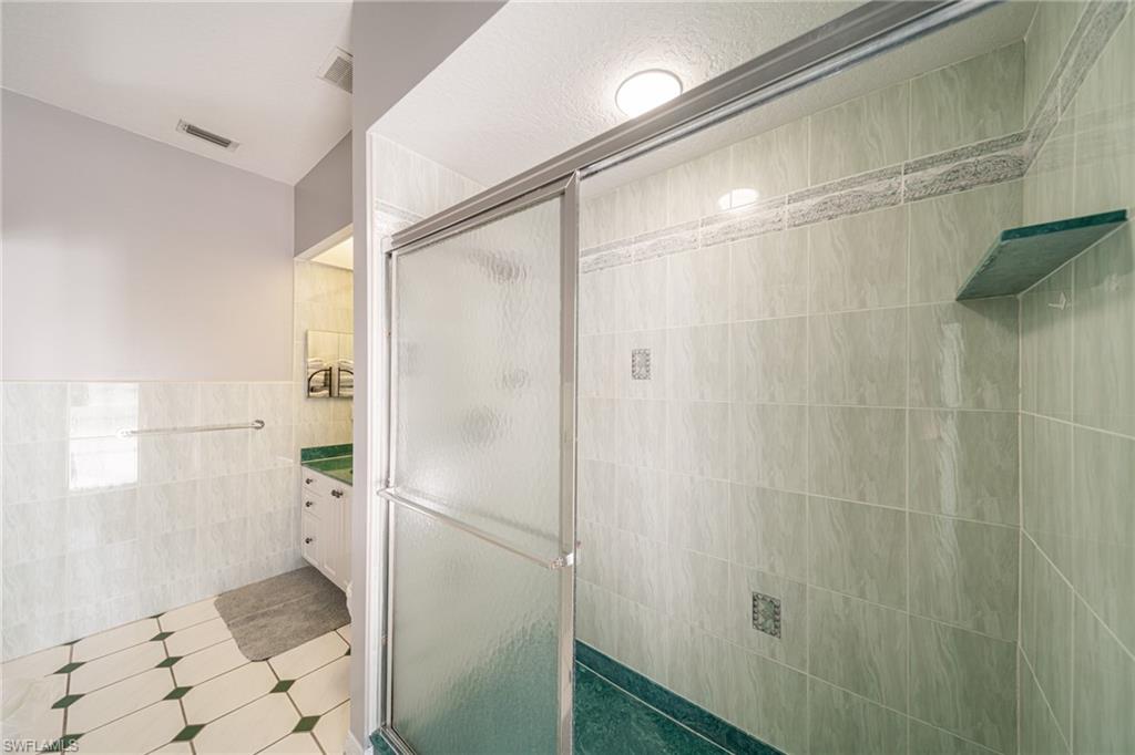 MEADOWBROOK ESTATE - Residential