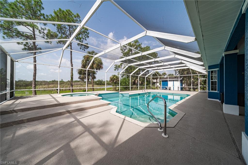 MEADOWBROOK ESTATE - Residential