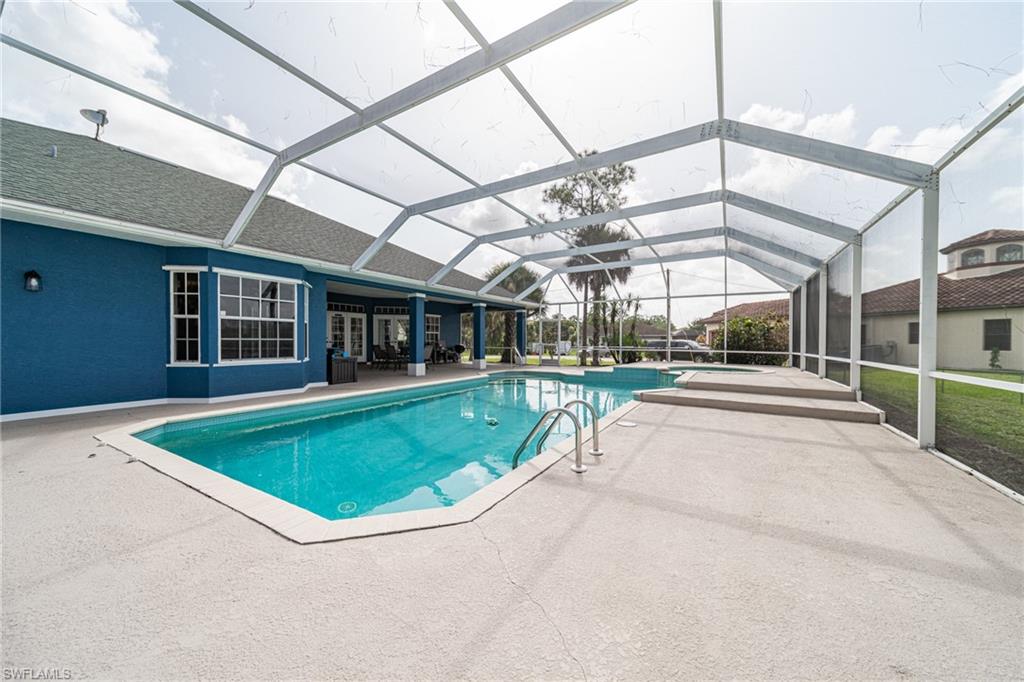 MEADOWBROOK ESTATE - Residential