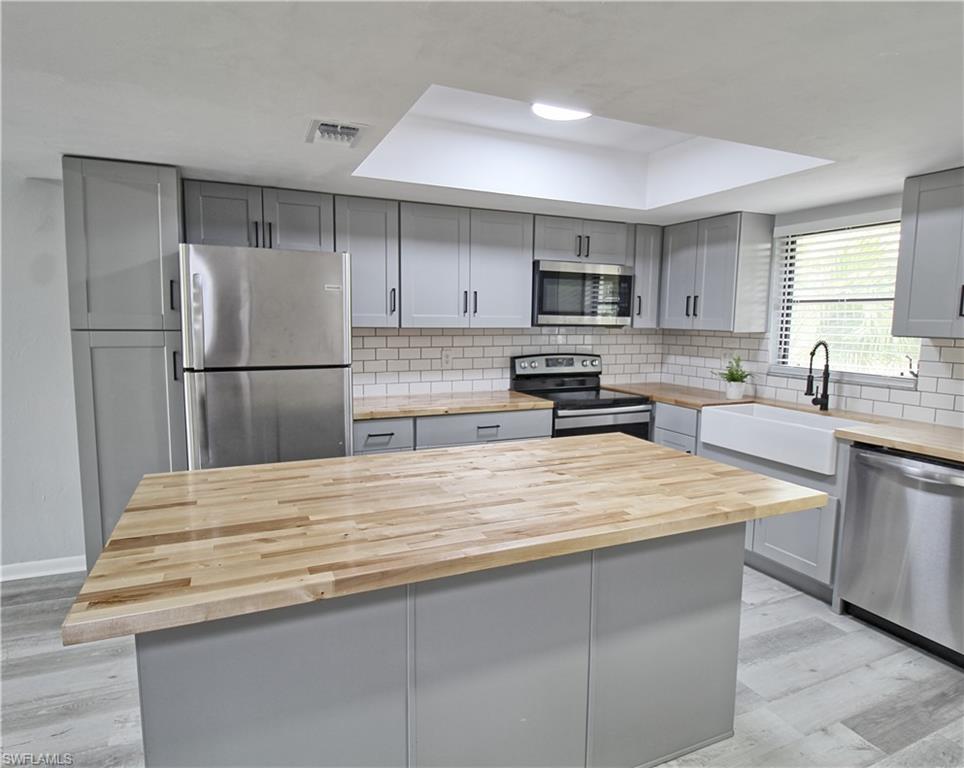 Properties 28160 Pine Haven WAY 38