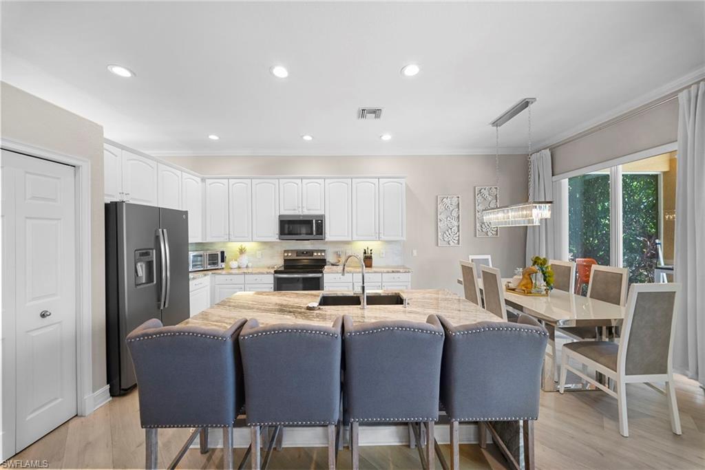 REFLECTION LAKES OF NAPLES - Residential Lease