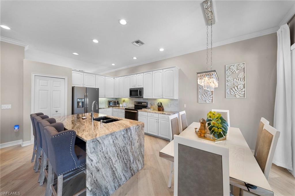 REFLECTION LAKES OF NAPLES - Residential Lease