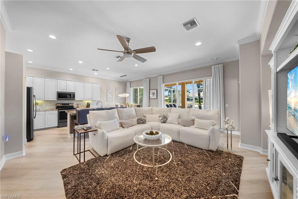 REFLECTION LAKES OF NAPLES - Residential Lease