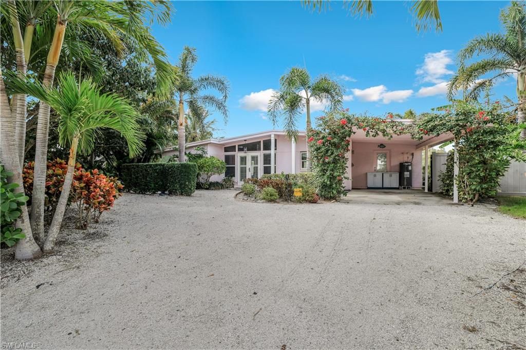 Photo of 1712 Harbor LN, NAPLES, FL 34104 (MLS # 226010409)
