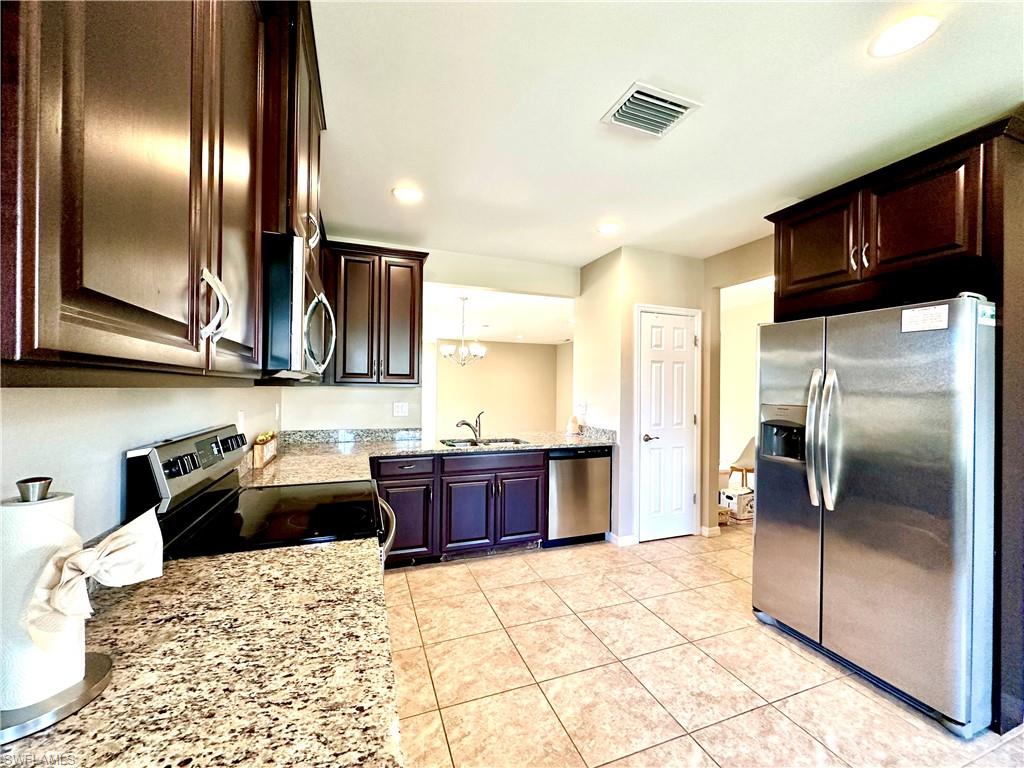 LINDSFORD - Residential Lease