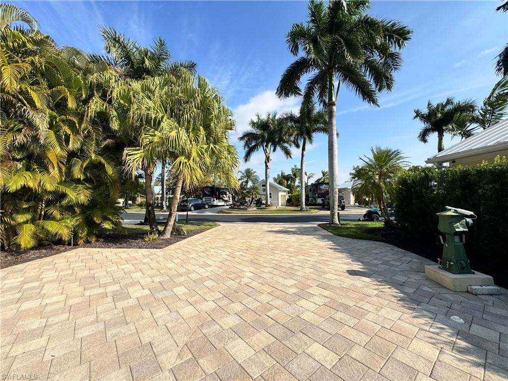 RIVERBEND MOTORCOACH RESORT - Land