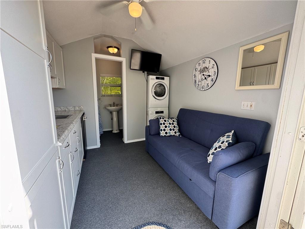 RIVERBEND MOTORCOACH RESORT - Land