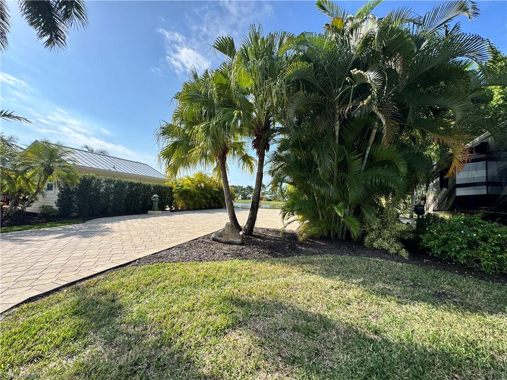 RIVERBEND MOTORCOACH RESORT - Land