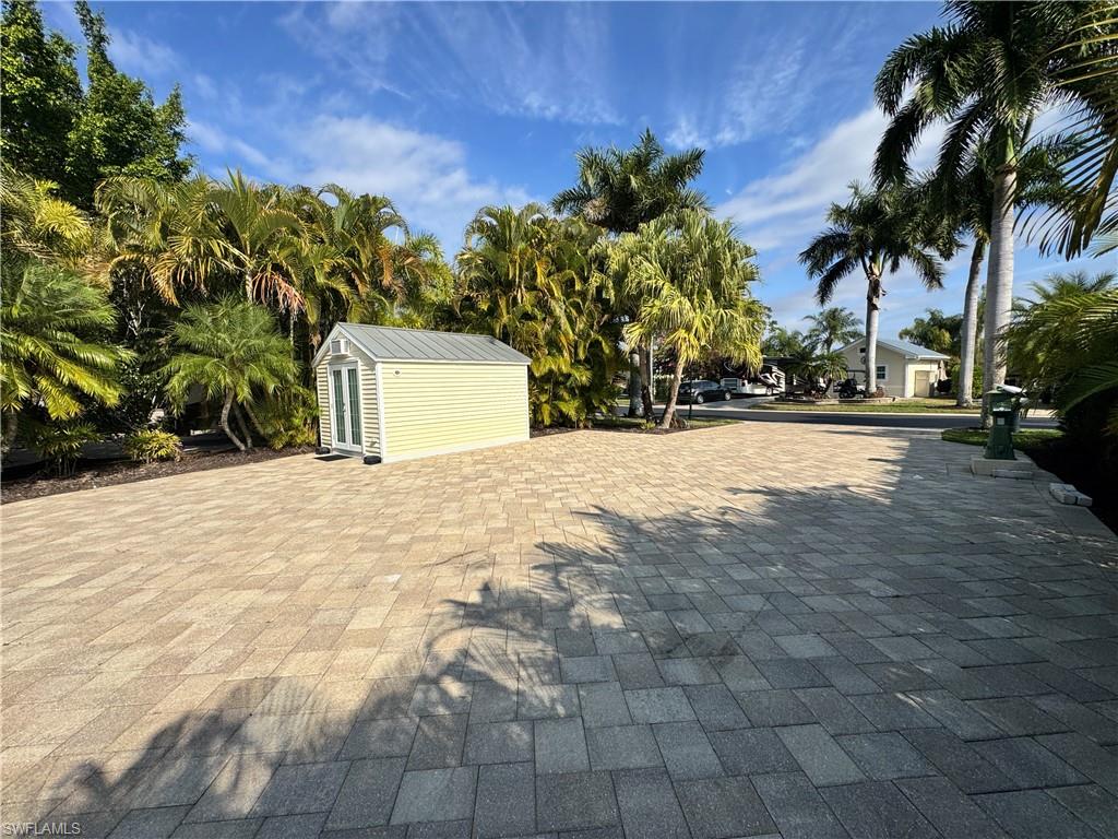 RIVERBEND MOTORCOACH RESORT - Land