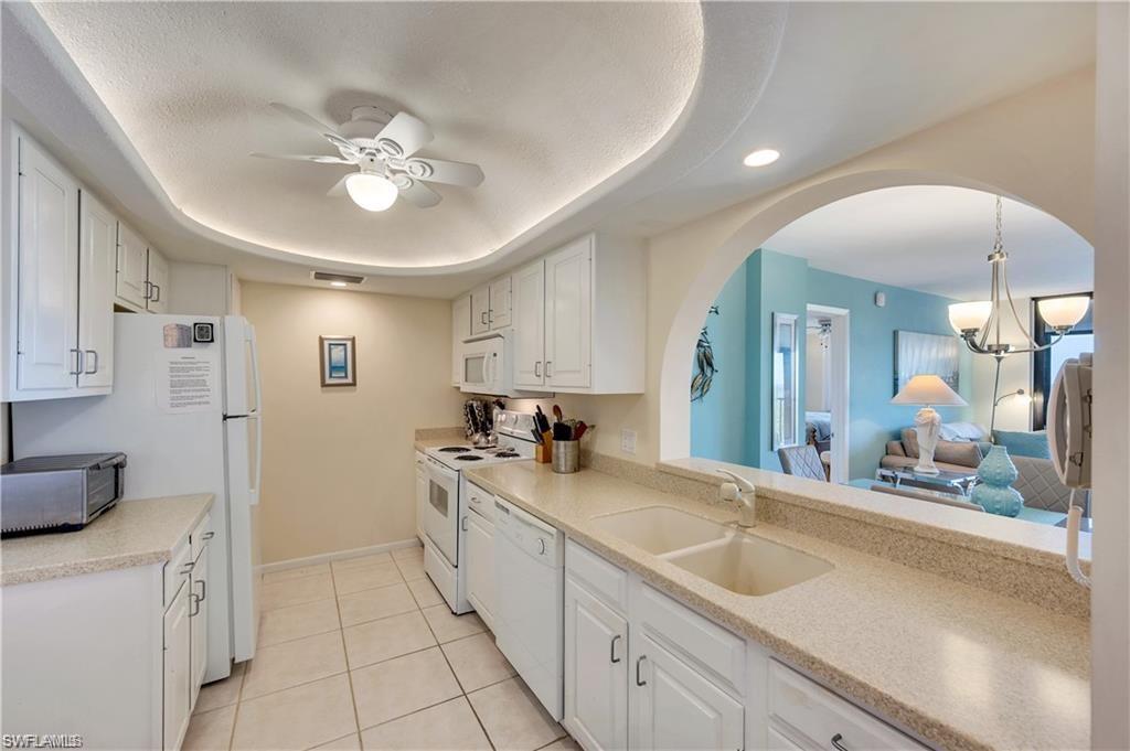 VANDERBILT SURF COLONY - Residential Lease